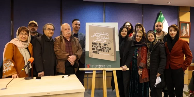 رونمایی از دو کتاب در اختتامیه جشنواره تهران-مبارک