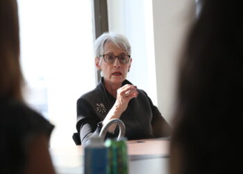 شرمن: ترامپ به‌دنبال مذاکره جامع با ایران است