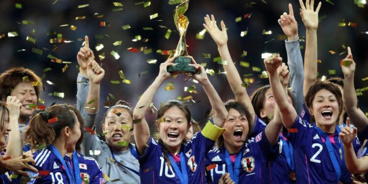 وقتی فوتبال اشکهای ژاپن را به لبخند تبدیل کرد!