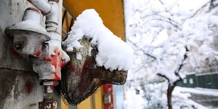 کاهش ۱۲درجهای دمای هوای کشور و ضرورت اجرای پویش ۲درجه کمتر