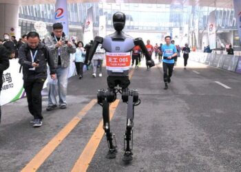 چین میزبان اولین ماراتن رباتیک در جهان می شود
