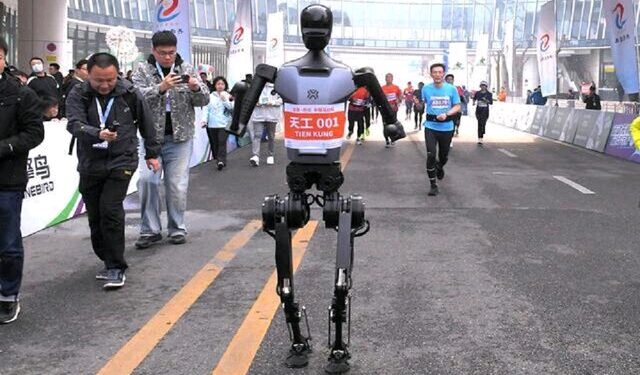 چین میزبان اولین ماراتن رباتیک در جهان می شود