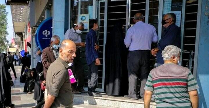 جزئیات جدید درباره افزایش سن بازنشستگی؛ چه افرادی در ۳۵ سالگی بازنشسته می شوند؟