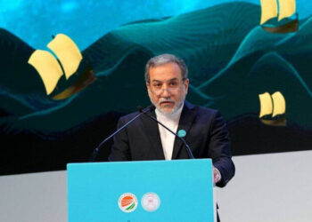 عراقچی: «بهشت گمشده» مکران باید به قطب اقتصادی آینده ایران و منطقه بدل شود