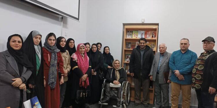 نشست ادبی روز جهانی داستان کوتاه در دزفول برگزار شد