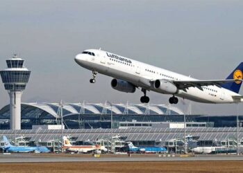 مدیرعامل شرکت شهر فرودگاهی امام(ره) : ۳۴ شرکت هواپیمایی خارجی به ایران پرواز دارند/ درخواست شرکت ها را می پذیریم