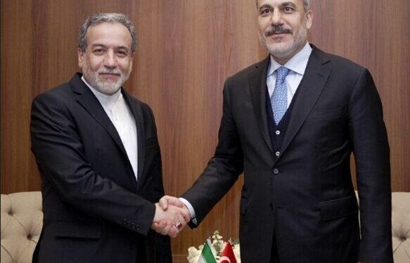 در دیدار با وزیر خارجه ترکیه عراقچی: حفظ و صیانت از روابط، مسئولیت مشترک مقامهای ایران و ترکیه است