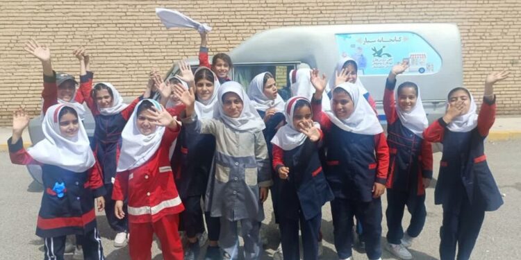 کتابخانههای سیار خوزستان؛ پُل فرهنگی به مناطق کمبرخوردار پس از نوروز ۱۴۰۴