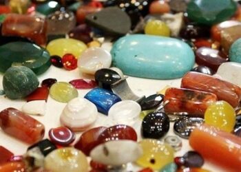 فروش و کلاهبرداری میلیاردی “جواهرات و شهاب‌سنگ‌های تقلبی”