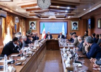 در بازدید سرزده از وزارت دادگستری مطرح کرد پزشکیان: با اجرای FATF داخلی، بسیاری از مصادیق فساد رفع می‌شود