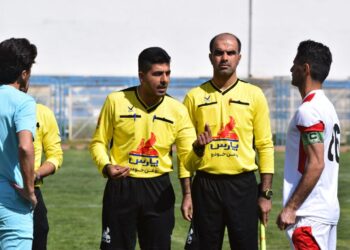 داوری بحث‌برانگیز در لیگ سه؛ مشت و اعتراض پس از سوت پایان