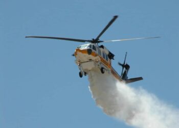 ضرورت احداث و تجهیز پایگاه های امداد هوایی جهت جلوگیری از نابودی جنگلهای زاگرس