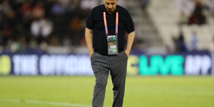 پیرمردها هنوز بازی میکنند؛ جوانها تماشاچیاند!