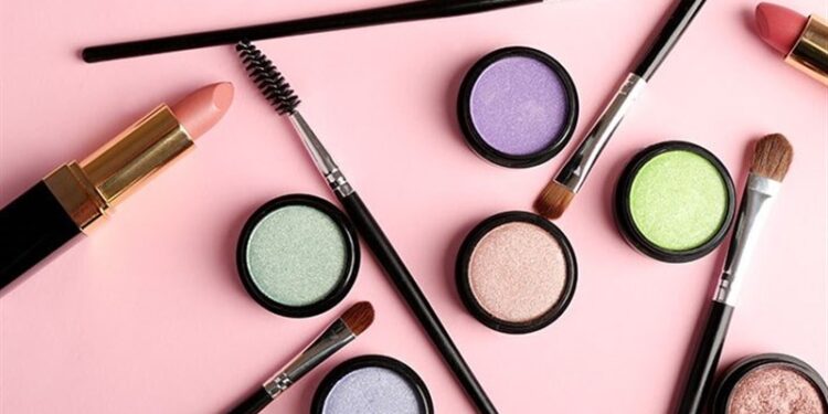 هشدار درباره مواد نگهدارنده پنهان در لوازم آرایشی