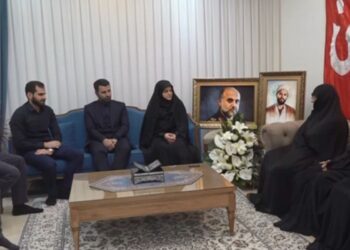 🎥حضور زهرا پزشکیان در منزل سردار شهید غلامعلی رشید به نمایندگی از رئیس‌جمهور