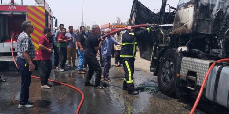 اطفای به موقع حریق تانکر سوخت در شوش مانع انفجار آن شد