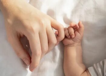 هدیه دولت به مادران؛ واریز ماهانه ۲ میلیون تومان به «کارت امید مادر» از ۱۴۰۵