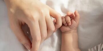 هدیه دولت به مادران؛ واریز ماهانه ۲ میلیون تومان به «کارت امید مادر» از ۱۴۰۵