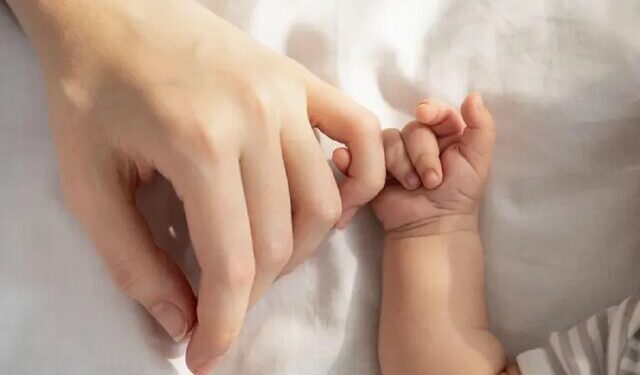 هدیه دولت به مادران؛ واریز ماهانه ۲ میلیون تومان به «کارت امید مادر» از ۱۴۰۵