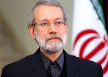 لاریجانی: به کشور‌های دیگر چه ربطی دارد که درباره برد موشک‌های ایرانی نظر می‌دهند؟ / سیاستمداران با اظهارات غیر ضرور در صفوف ملت شکاف ایجاد نکنند