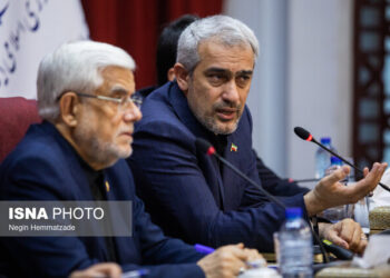 عارف در نشست شورای معاونین وزارت امور اقتصادی و دارایی: دانه درشت‌ها و فرار مالیاتی را باید حتماً ریشه‌کن کرد