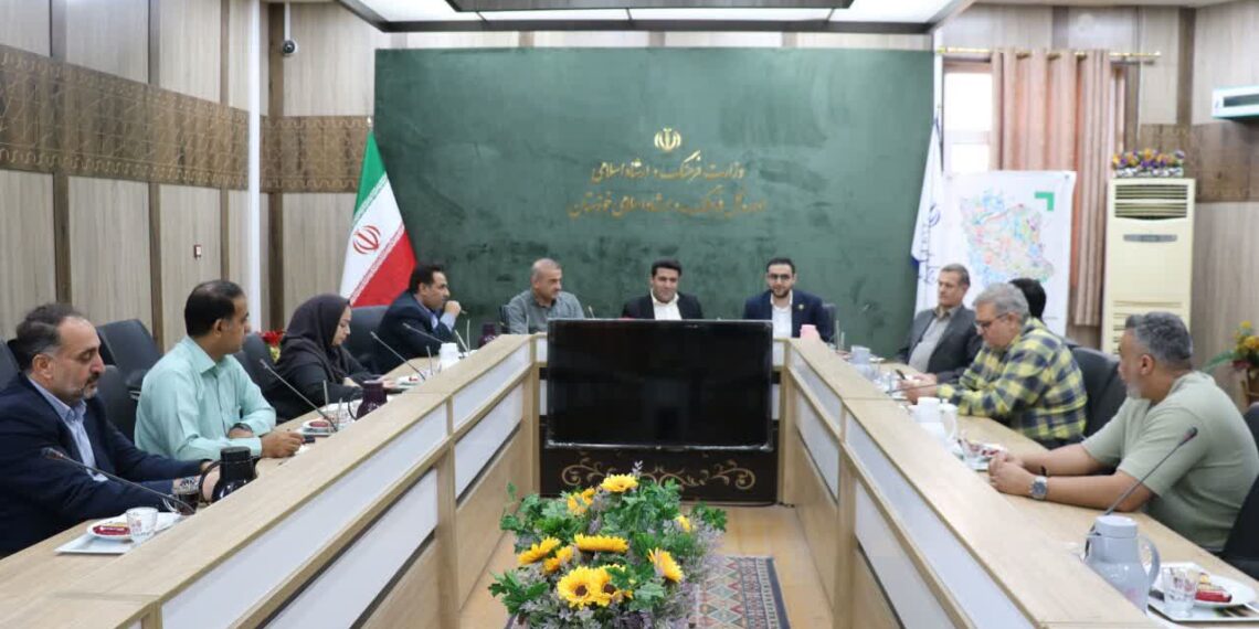 جلسه هم‌اندیشی دومین جشنواره بین‌المللی عکس ایران جوان در خوزستان برگزار شد