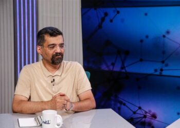 وضعیت امروز رسانهها در گفتوگو با مهرداد خدیر از توقیفهای فلهای مطبوعات تا اشکهای پنهانی روزنامهنگاران