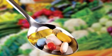 مکملهای غذایی؛ واقعاً مفید هستند یا فقط یک وعده تبلیغاتی؟